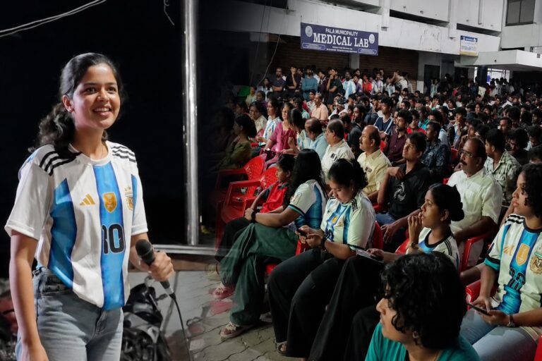 സ്പെയിൻ ലോക ചാമ്പ്യൻമാർ; ലോകകപ്പ് ആവേശത്തിൽ കേരളം, വിദ്യാർഥികൾക്ക് ഇന്ന് അവധി, പാലായിൽ പൊതുസ്ക്രീനിംഗ് ശ്രദ്ധേയമായി